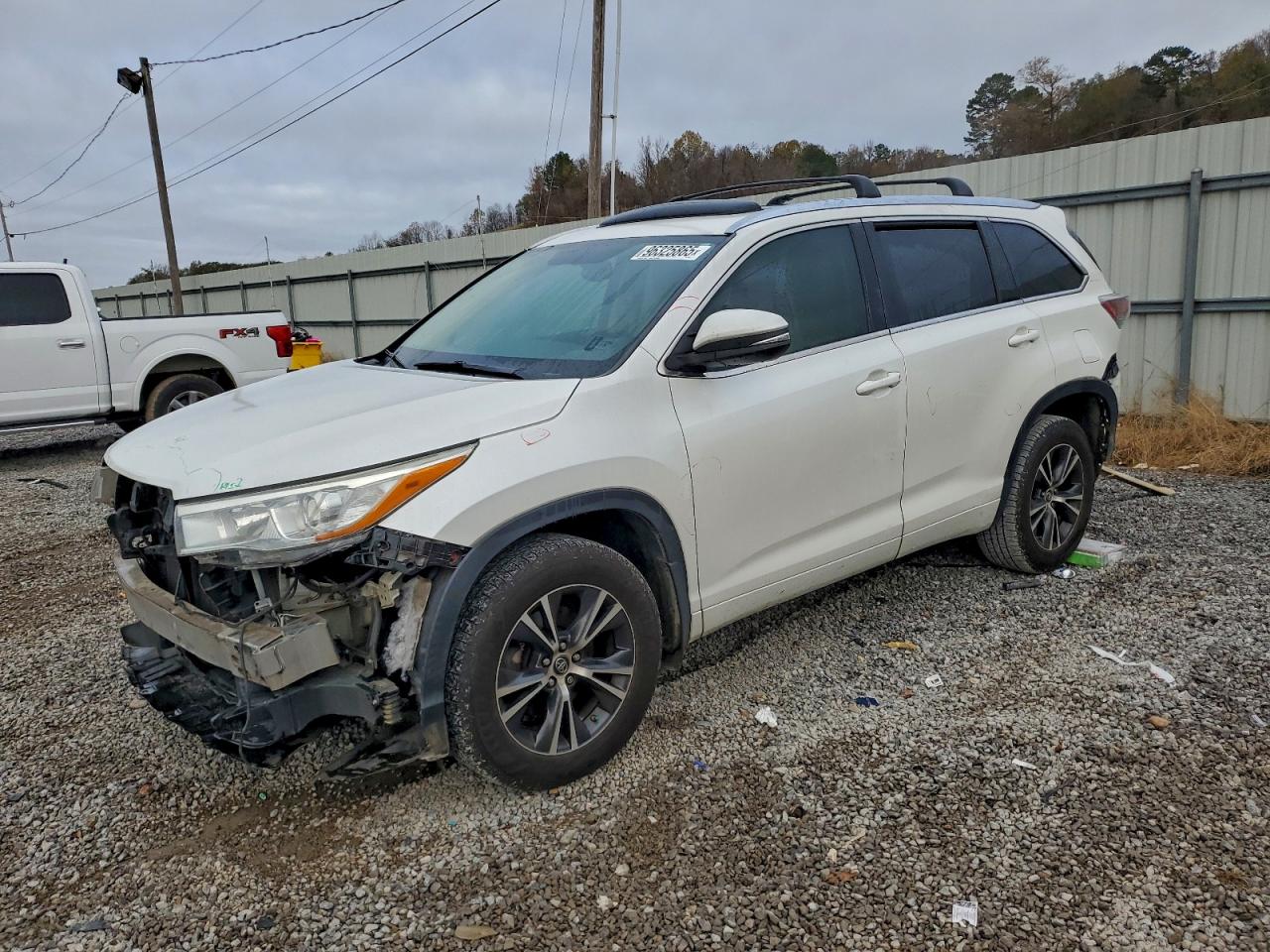 2016 TOYOTA HIGHLANDER