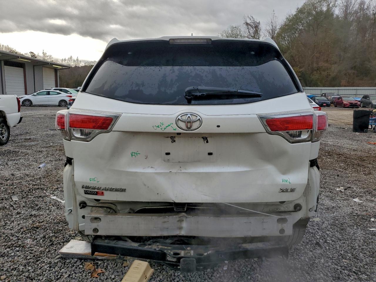 2016 TOYOTA HIGHLANDER XLE photo 16