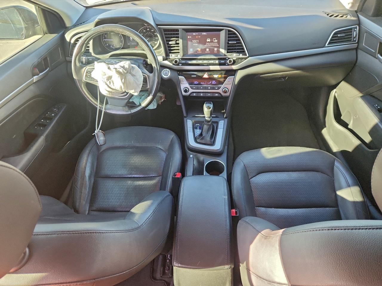 2018 HYUNDAI ELANTRA SEL photo 15