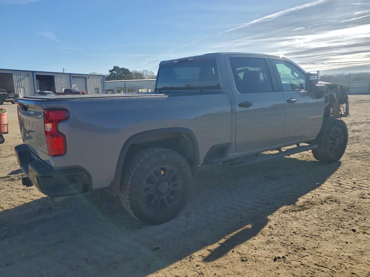 2025 CHEVROLET SILVERADO K2500 CUSTOM photo 3