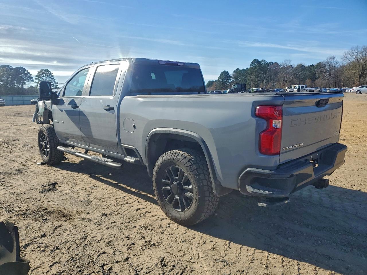 2025 CHEVROLET SILVERADO K2500 CUSTOM photo 2