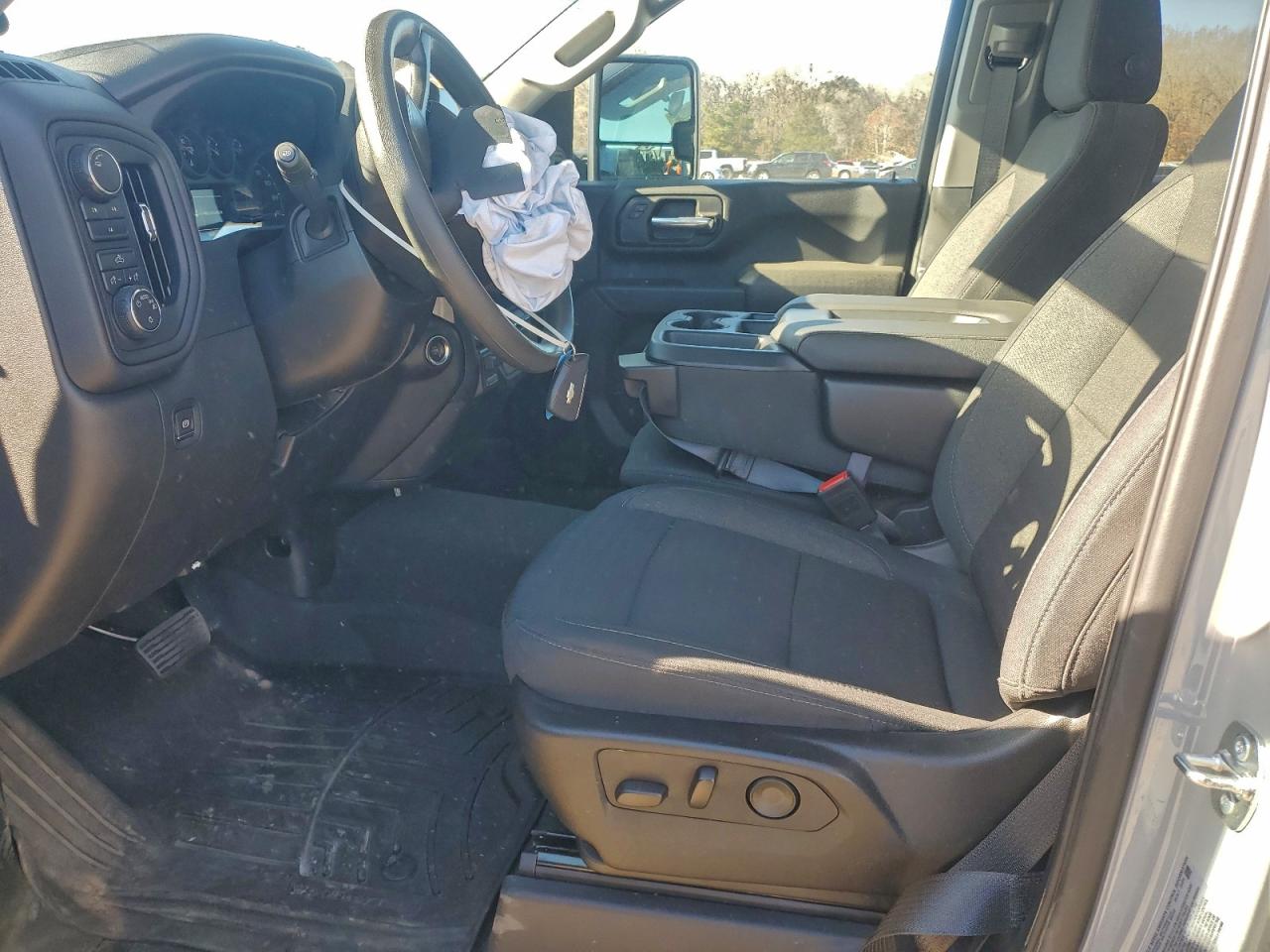 2025 CHEVROLET SILVERADO K2500 CUSTOM photo 7