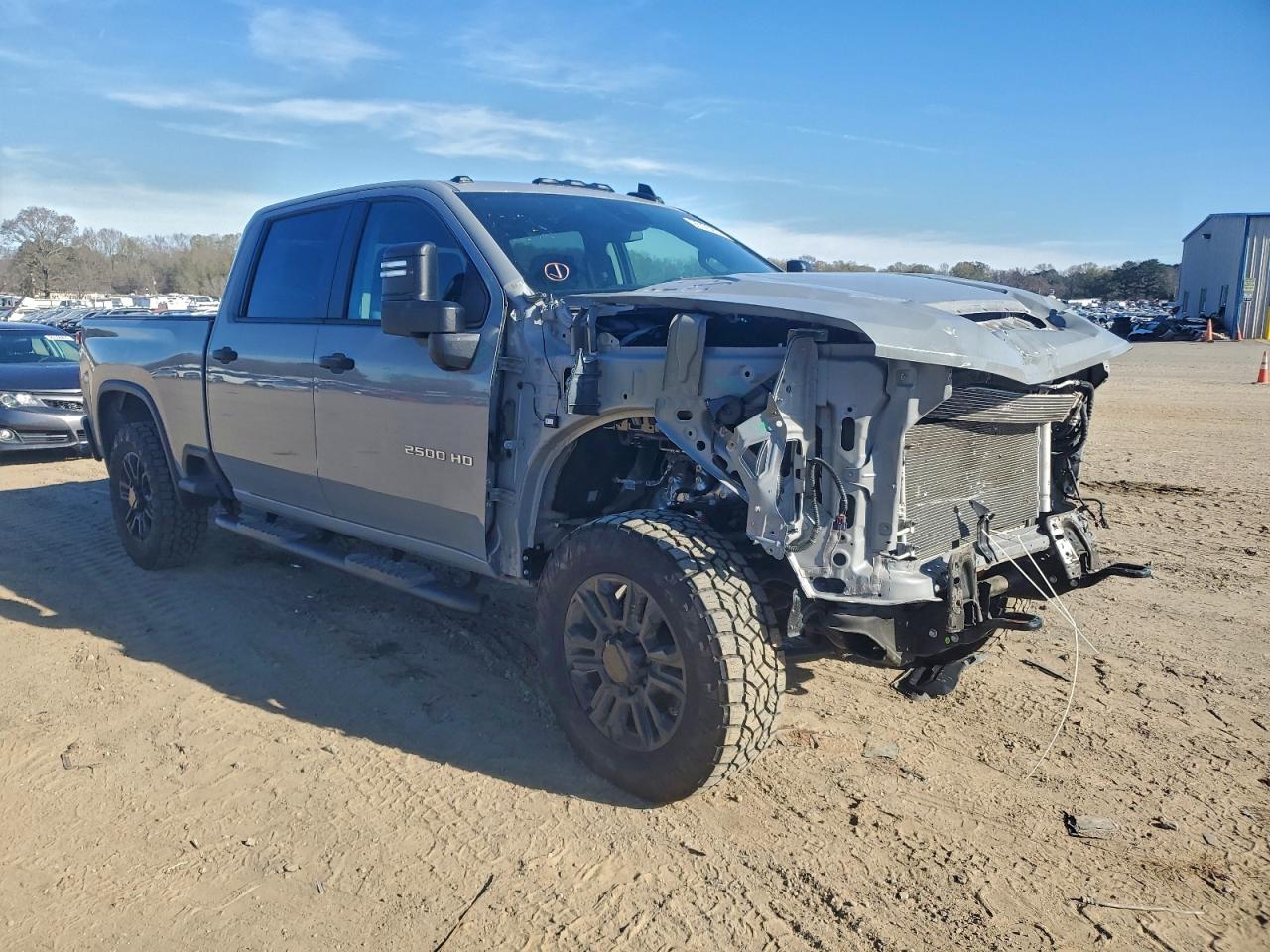 2025 CHEVROLET SILVERADO K2500 CUSTOM photo 4
