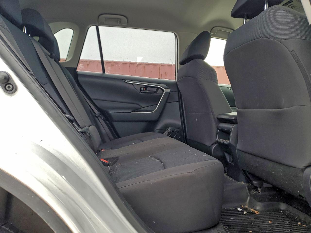 2019 TOYOTA RAV4 LE photo 11