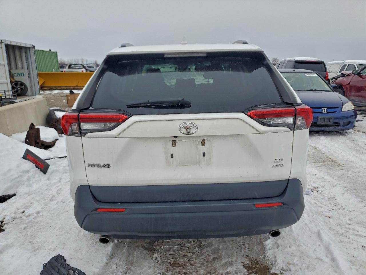 2019 TOYOTA RAV4 LE photo 6