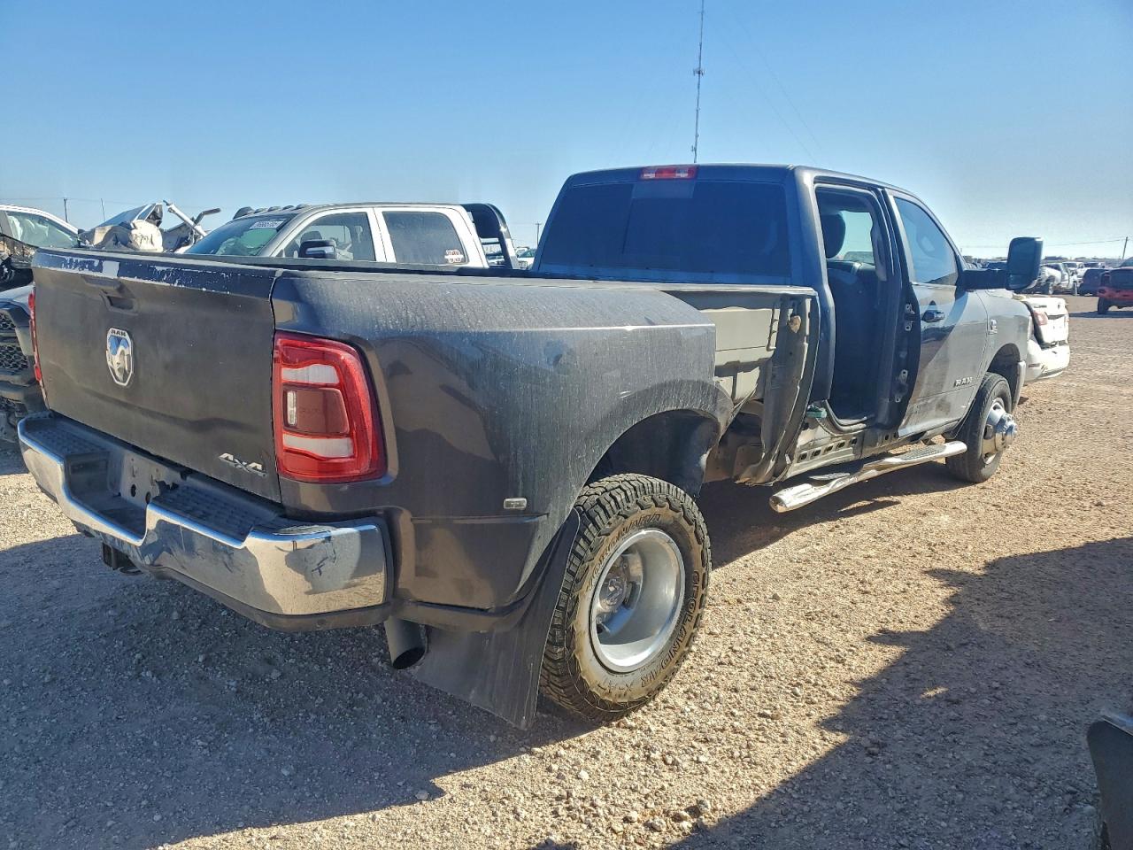2020 RAM 3500 BIG HORN photo 5