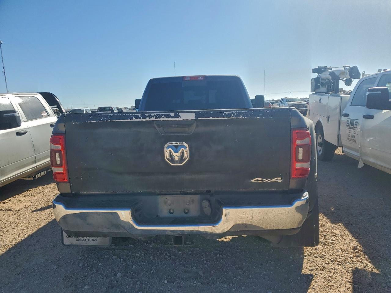 2020 RAM 3500 BIG HORN photo 11