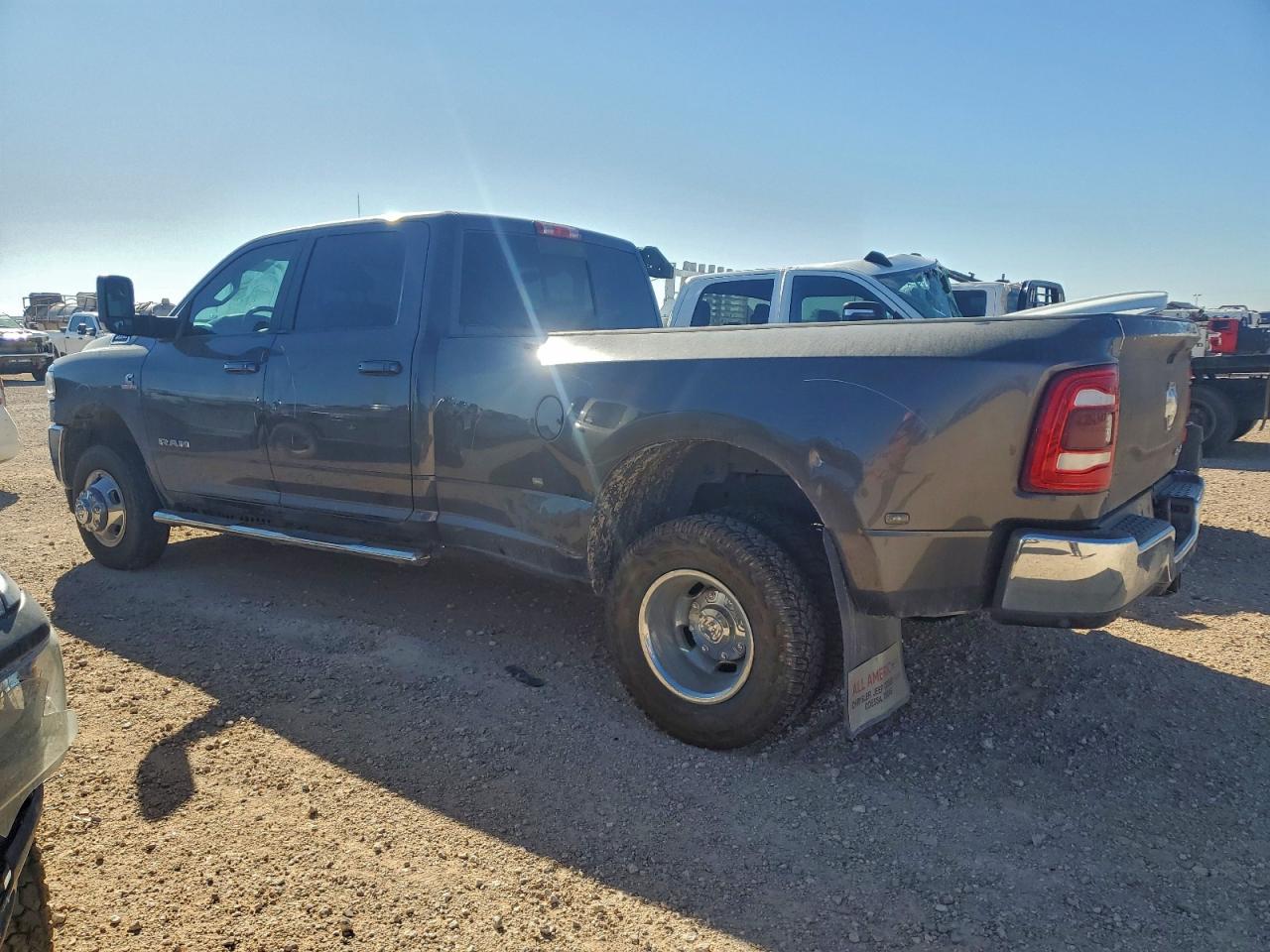 2020 RAM 3500 BIG HORN photo 3