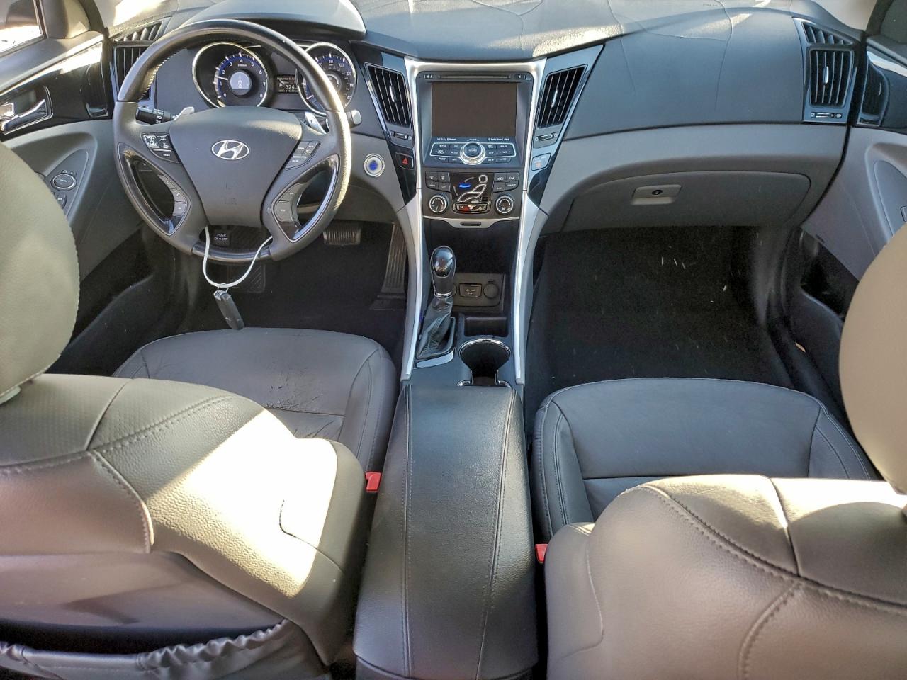 2012 HYUNDAI SONATA SE photo 8
