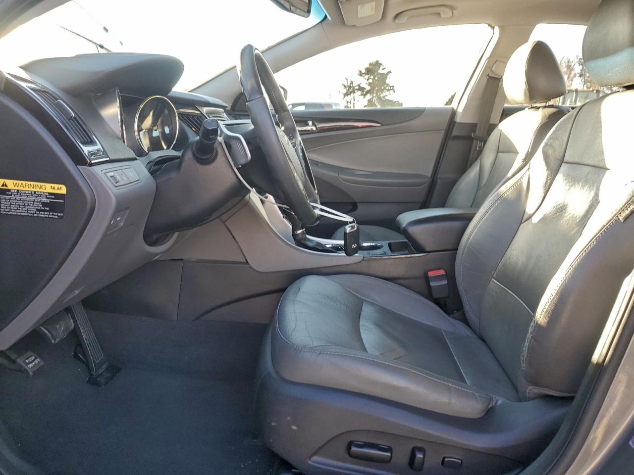 2012 HYUNDAI SONATA SE photo 7