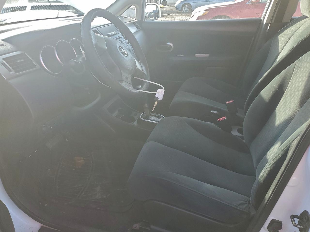 2011 NISSAN VERSA S photo 7