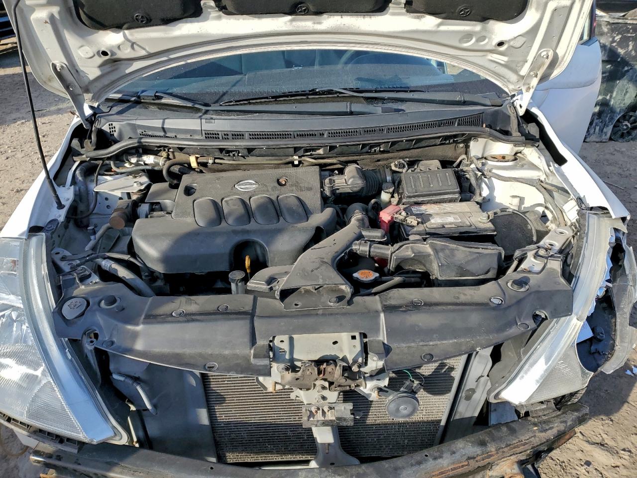 2011 NISSAN VERSA S photo 11