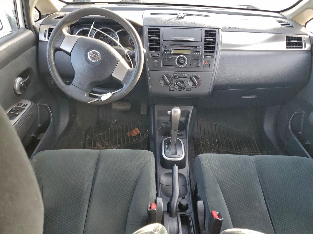 2011 NISSAN VERSA S photo 8