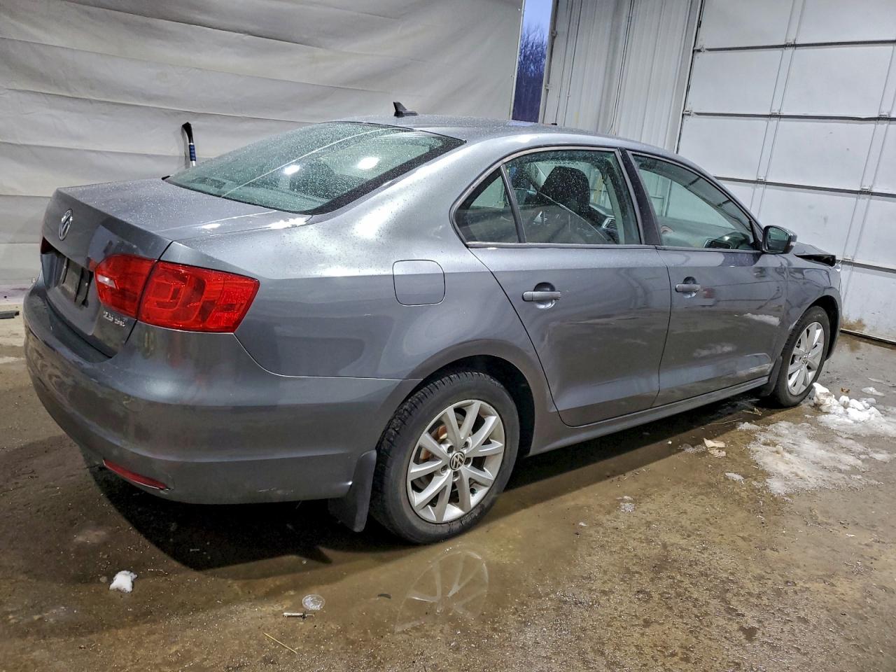 2012 VOLKSWAGEN JETTA SE photo 3