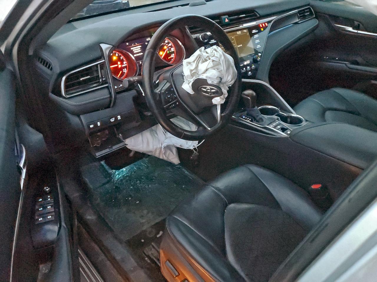 2020 TOYOTA CAMRY XSE photo 8
