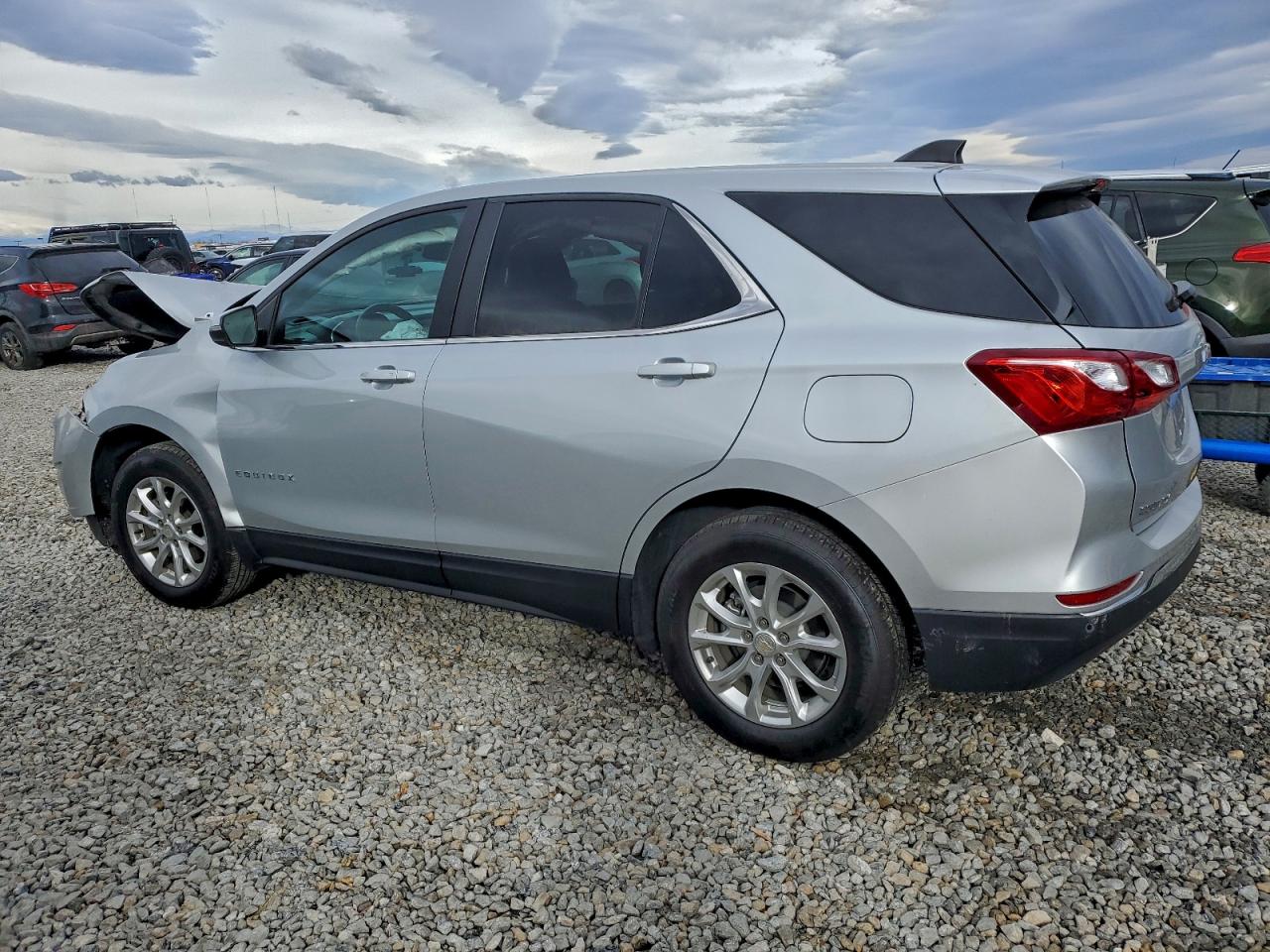 2021 CHEVROLET EQUINOX photo 2
