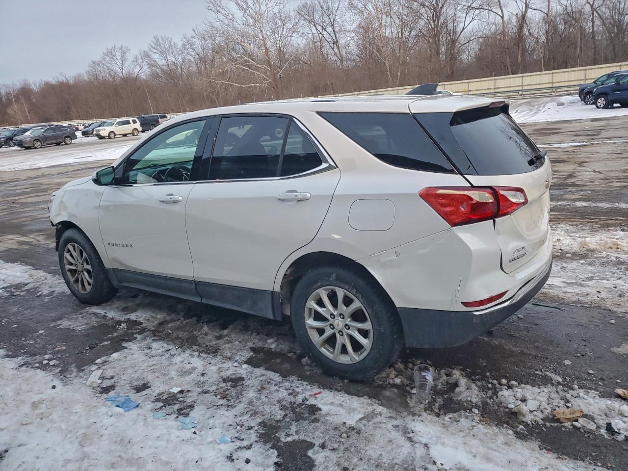 2019 CHEVROLET EQUINOX LT photo 2