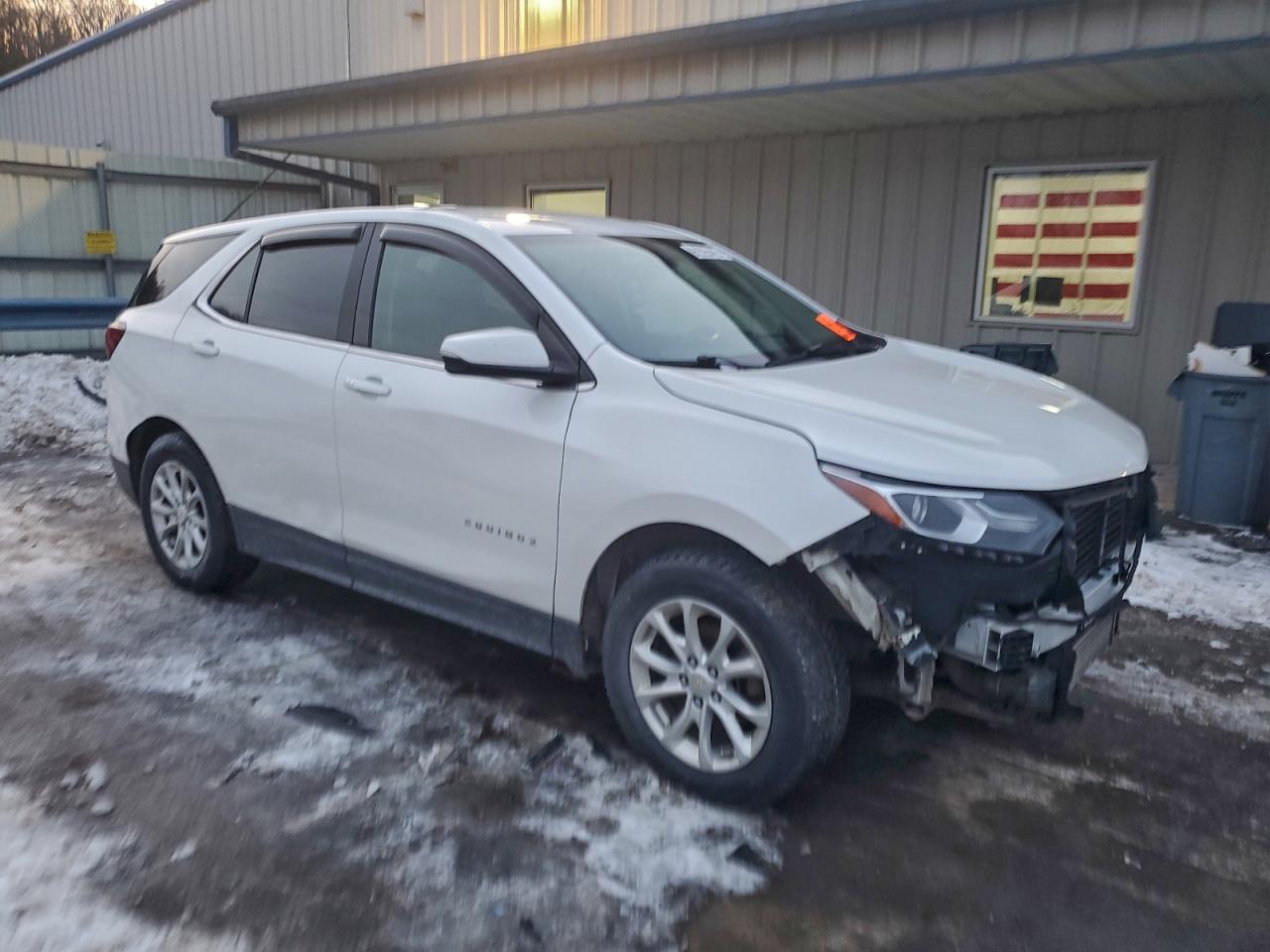2019 CHEVROLET EQUINOX LT photo 4