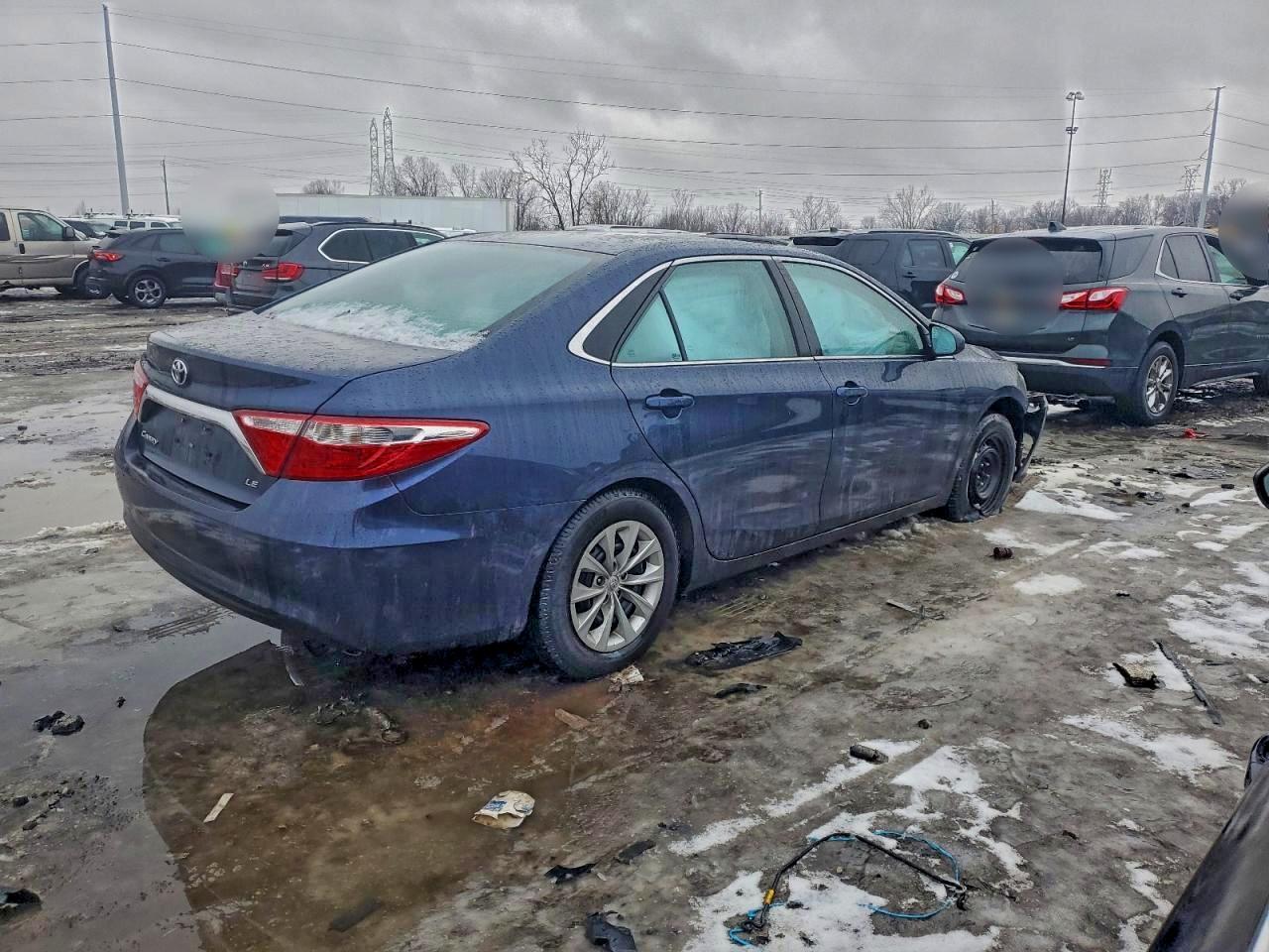 2015 TOYOTA CAMRY LE photo 5