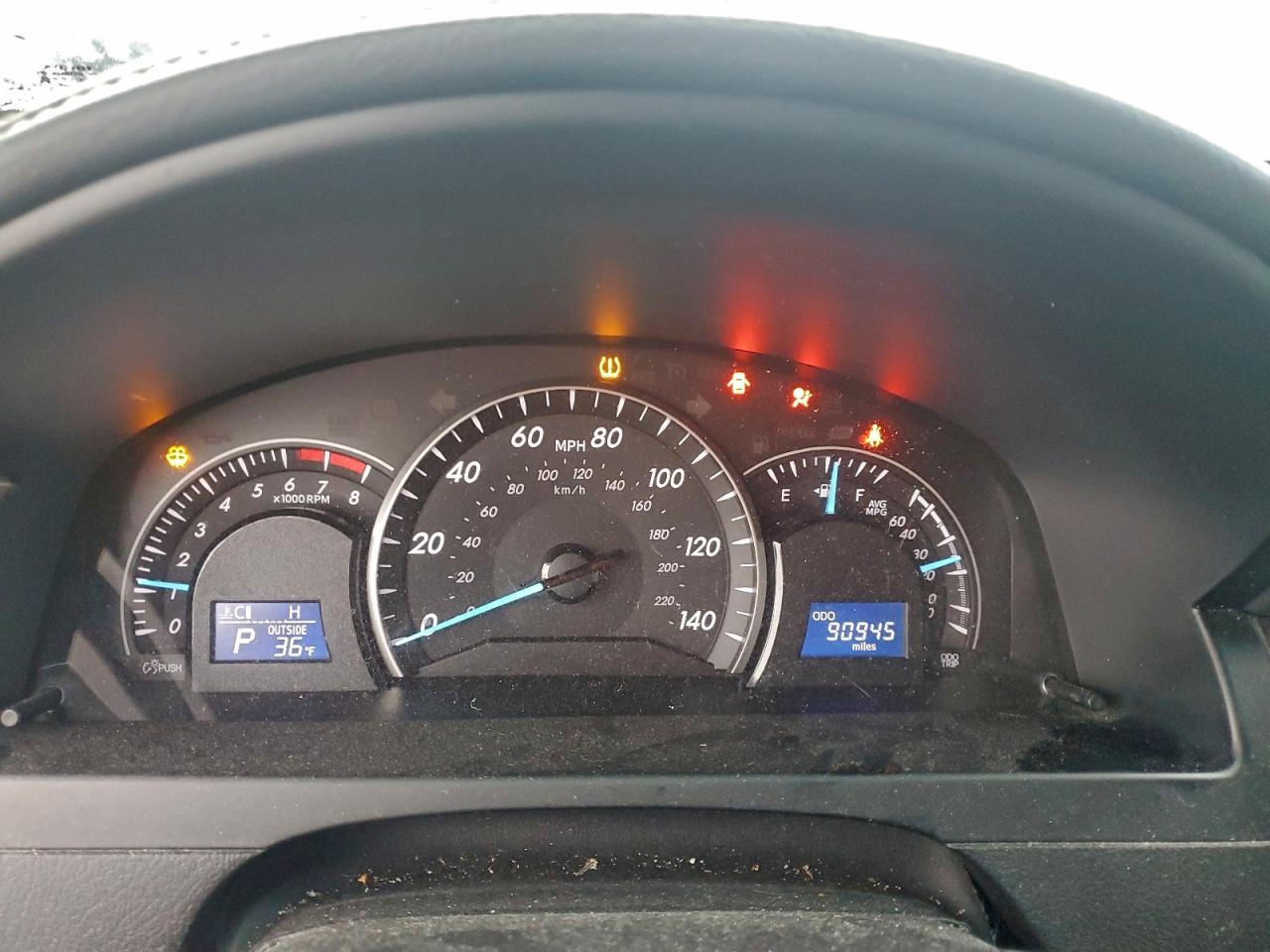 2015 TOYOTA CAMRY LE photo 17