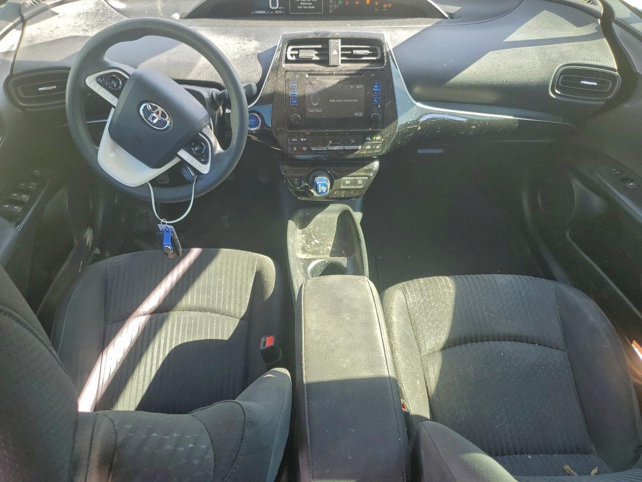 2017 TOYOTA PRIUS photo 8