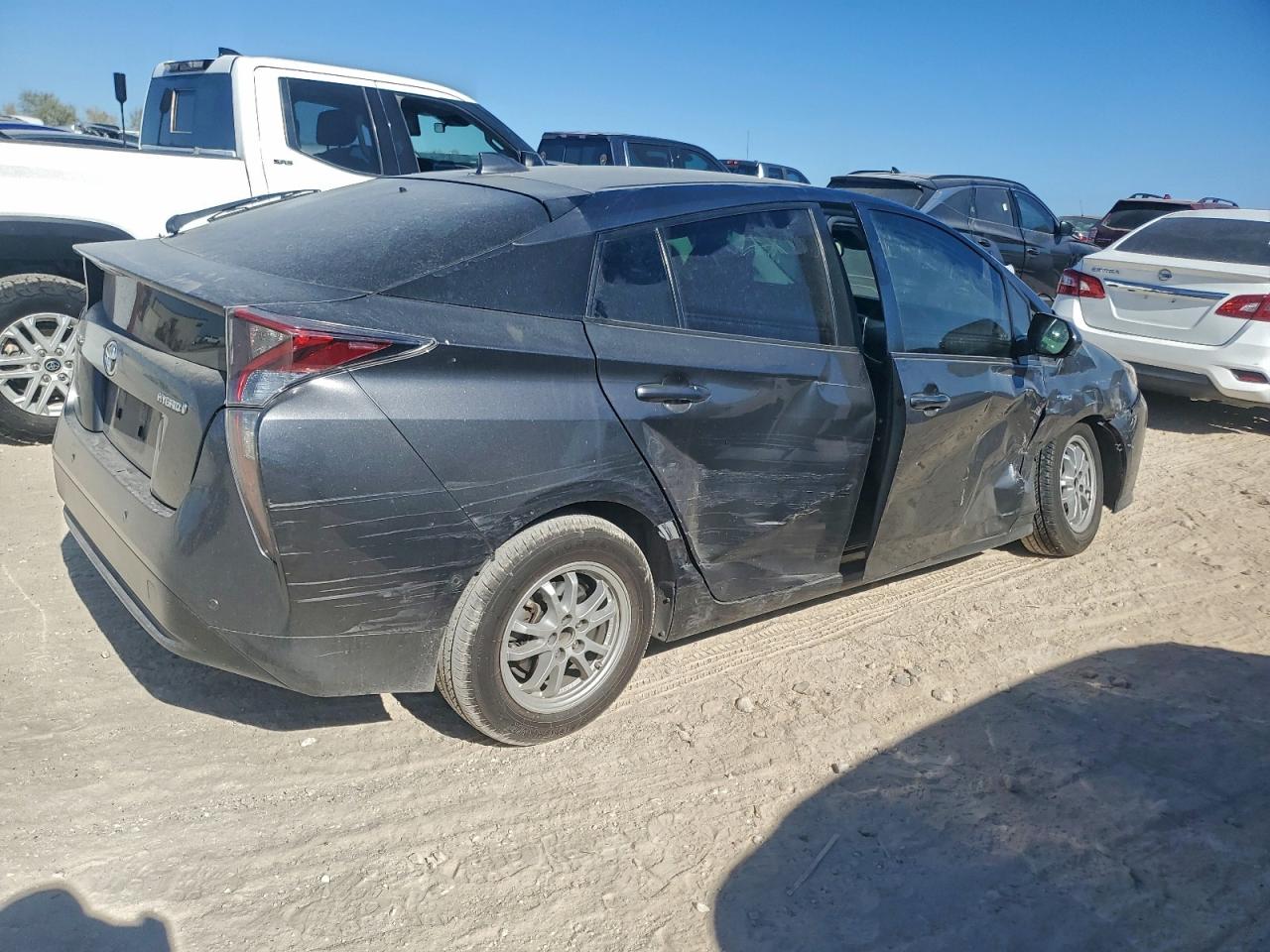 2017 TOYOTA PRIUS photo 3