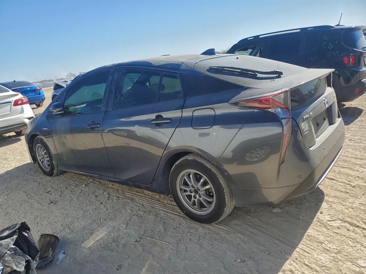 2017 TOYOTA PRIUS photo 2