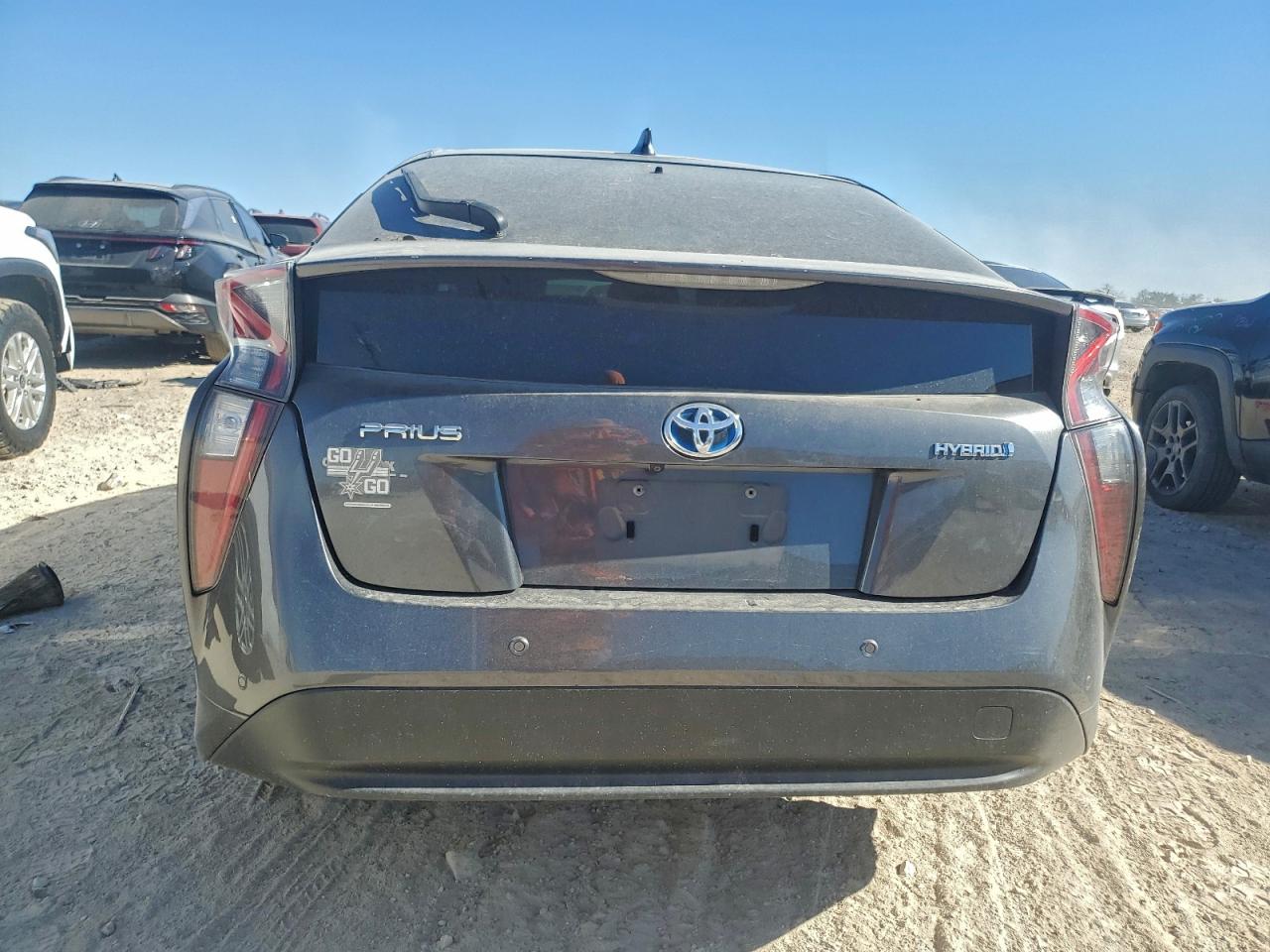 2017 TOYOTA PRIUS photo 6