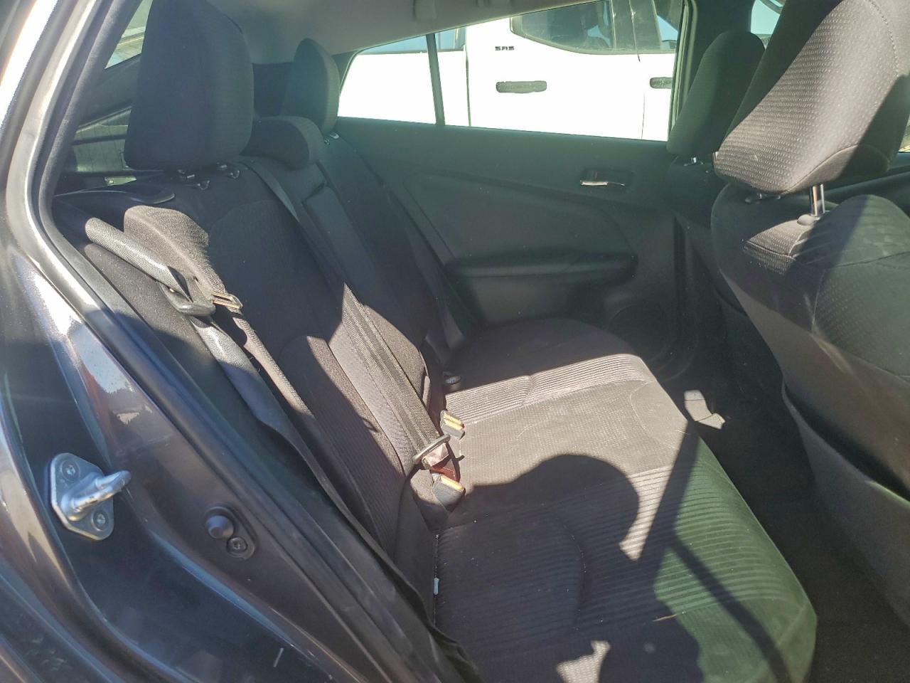 2017 TOYOTA PRIUS photo 10