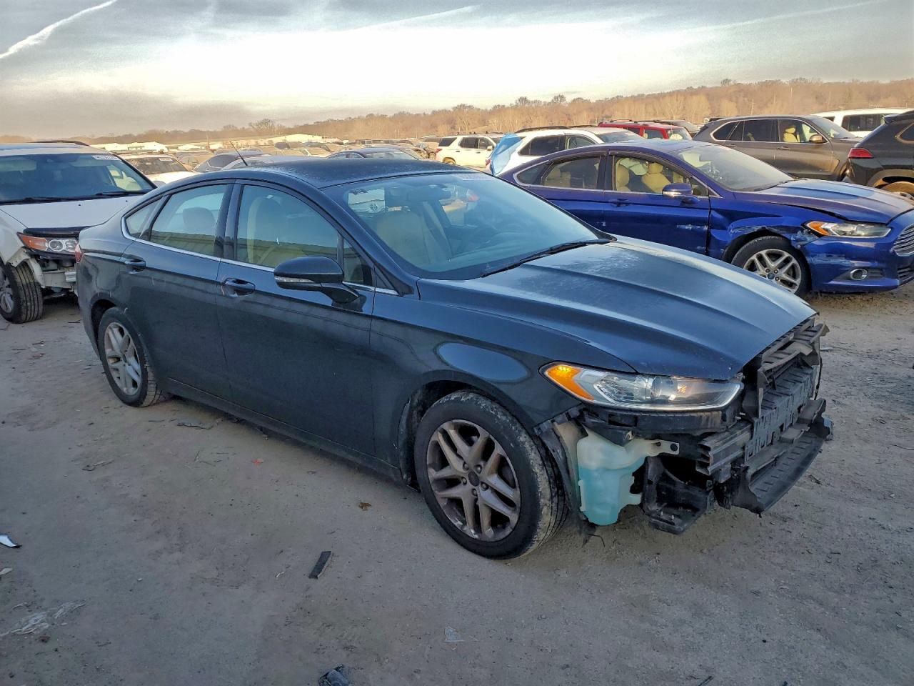 2014 FORD FUSION SE photo 4