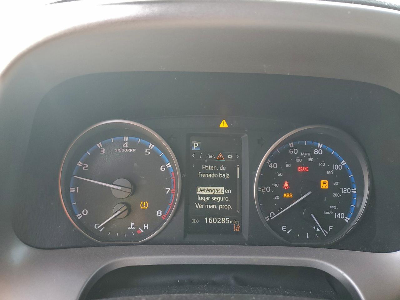 2018 TOYOTA RAV4 LE photo 9