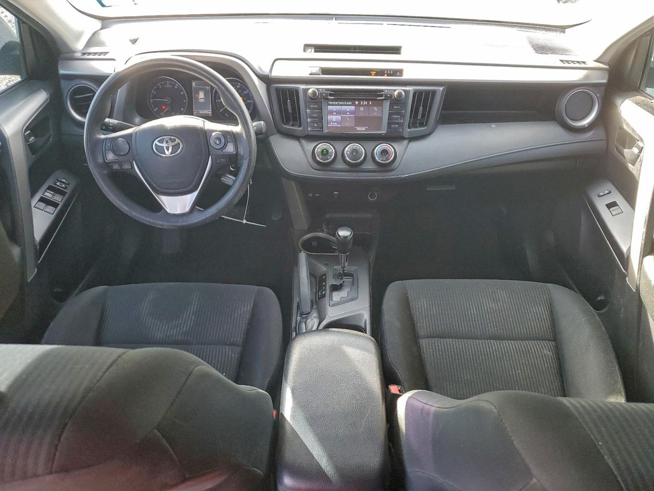 2018 TOYOTA RAV4 LE photo 8