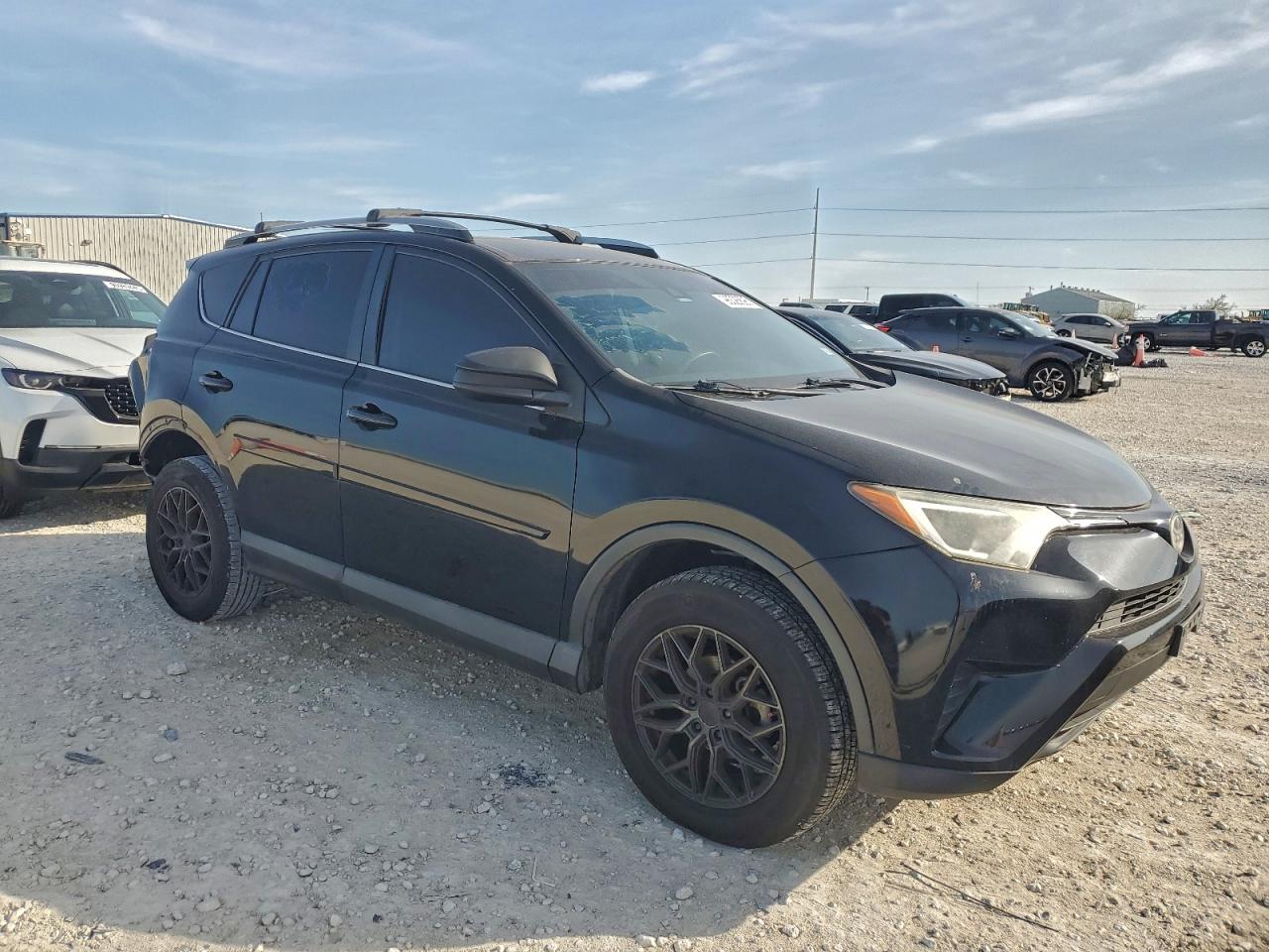 2018 TOYOTA RAV4 LE photo 4