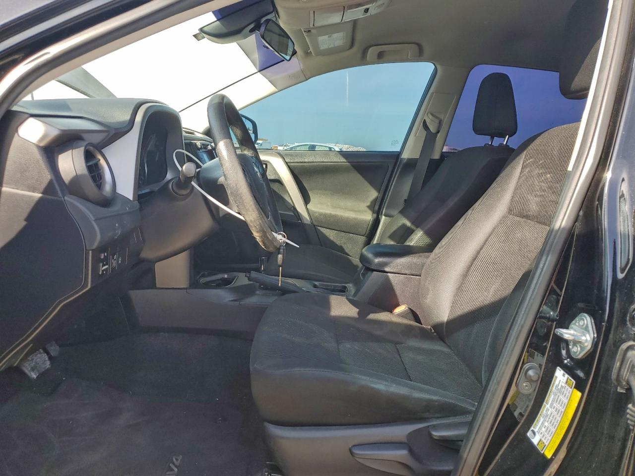 2018 TOYOTA RAV4 LE photo 7