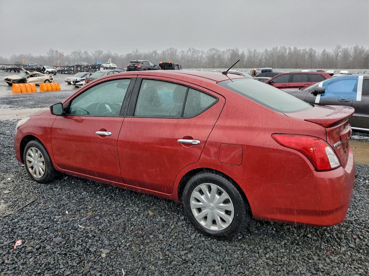 2019 NISSAN VERSA S photo 2