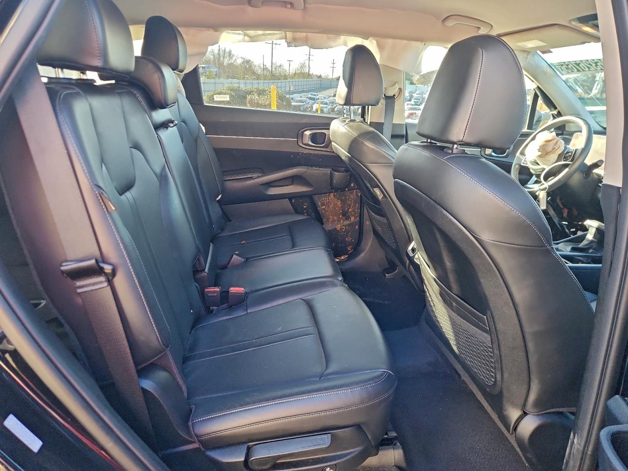 2024 KIA SORENTO S photo 11