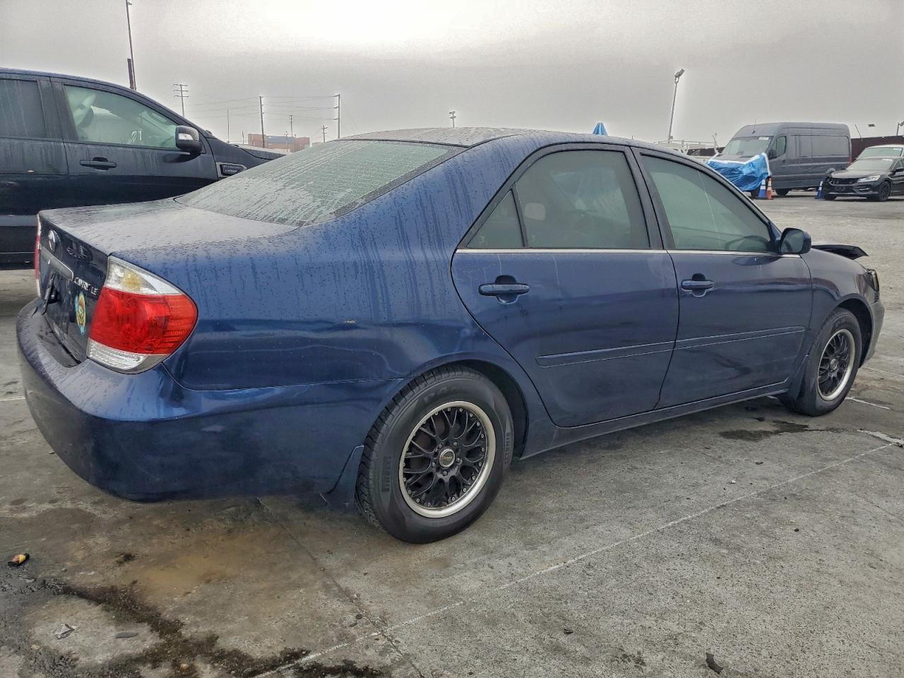 2006 TOYOTA CAMRY LE photo 5