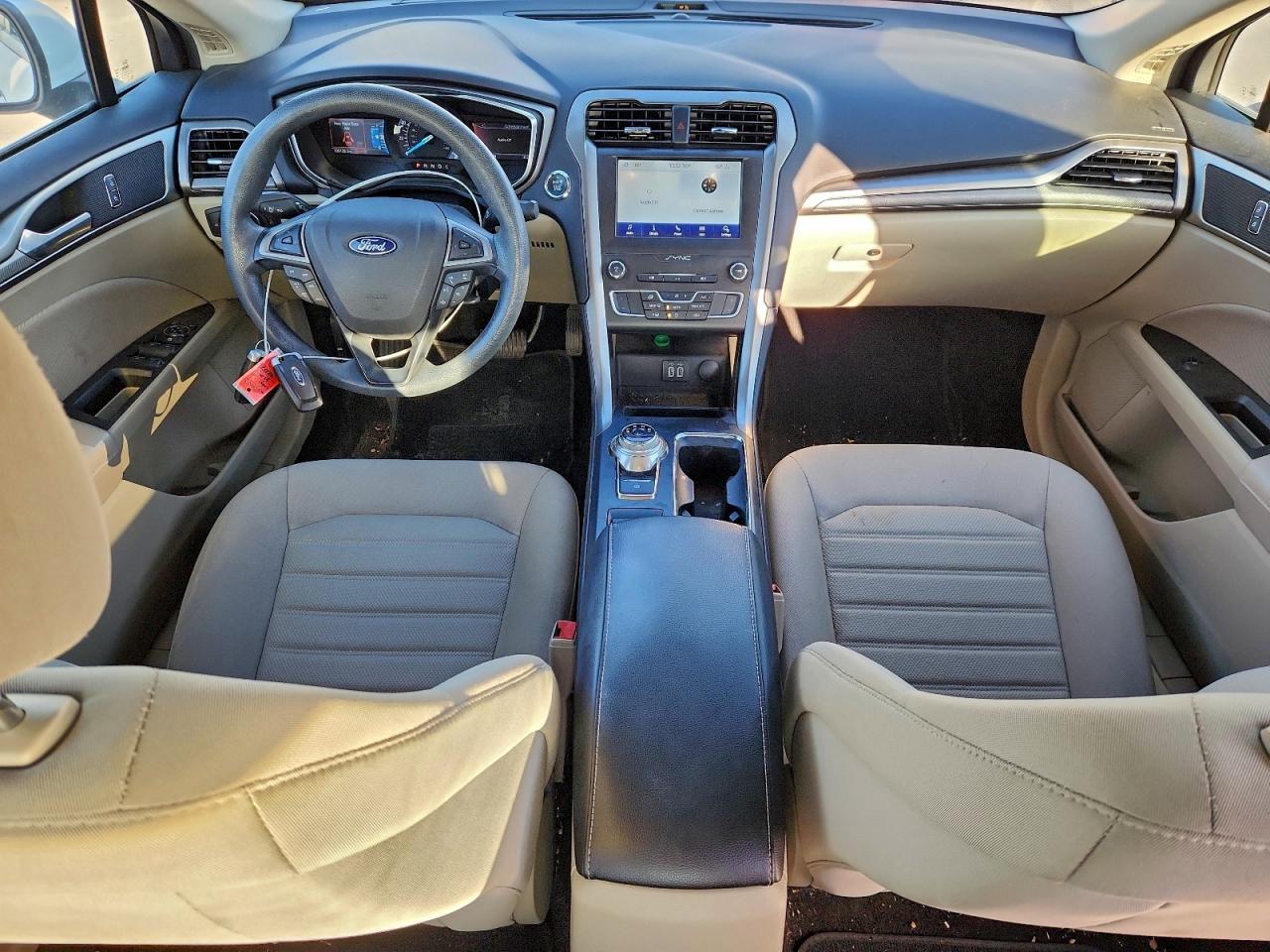 2020 FORD FUSION SE photo 8