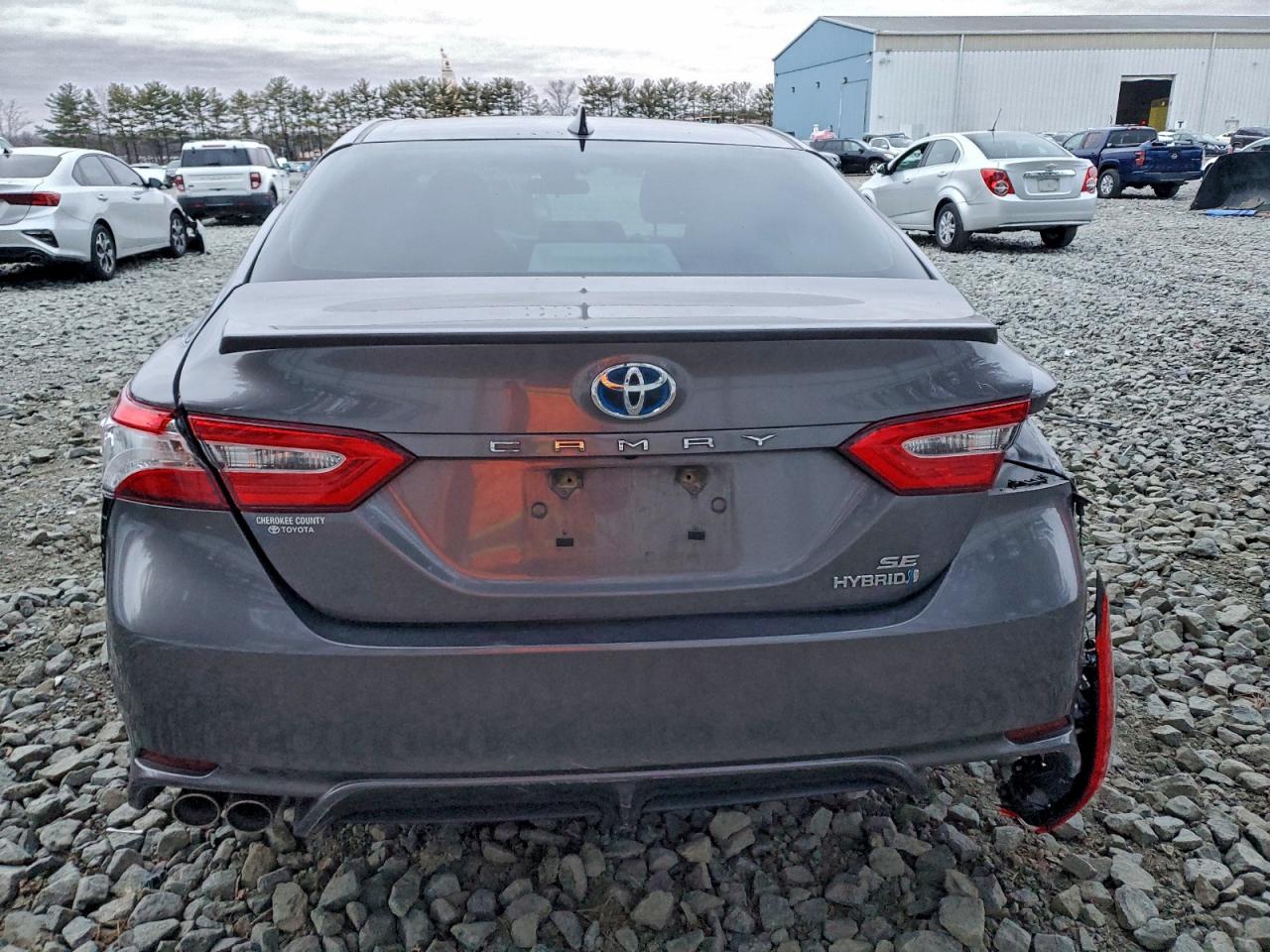 2020 TOYOTA CAMRY SE photo 11
