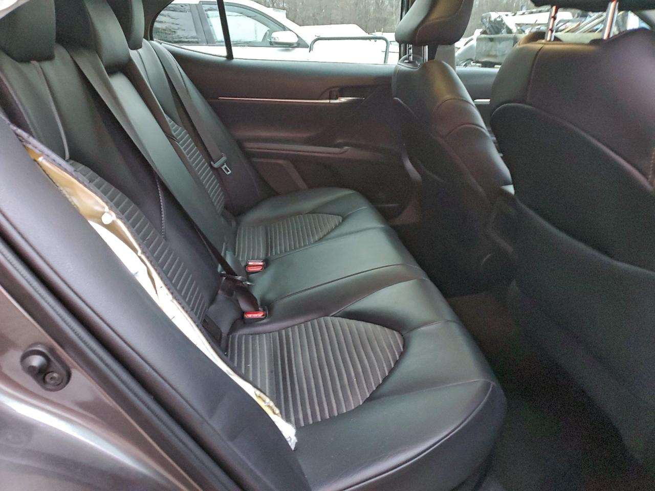 2020 TOYOTA CAMRY SE photo 19