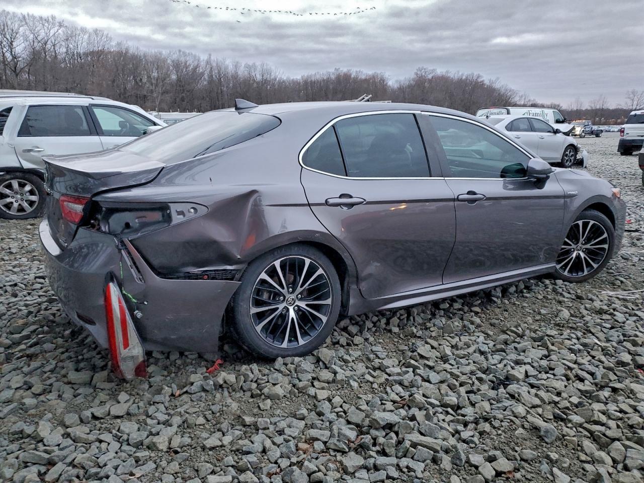 2020 TOYOTA CAMRY SE photo 5