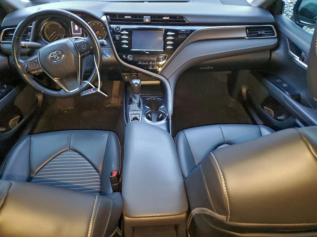 2020 TOYOTA CAMRY SE photo 15