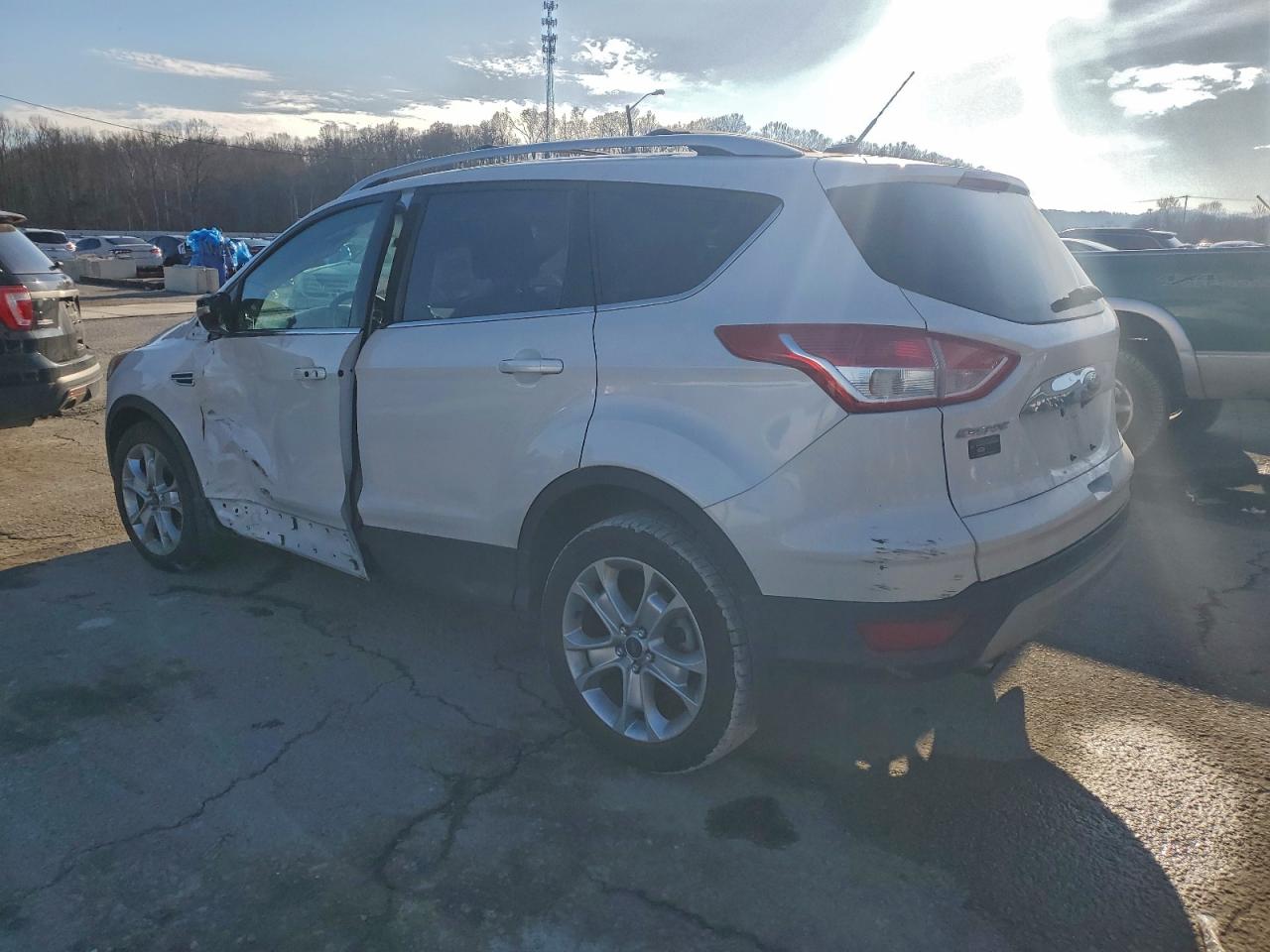 2016 FORD ESCAPE TITANIUM photo 3