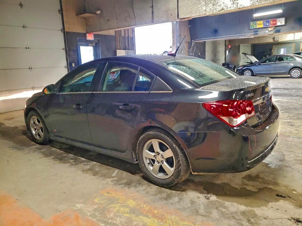 2014 CHEVROLET CRUZE LT photo 2