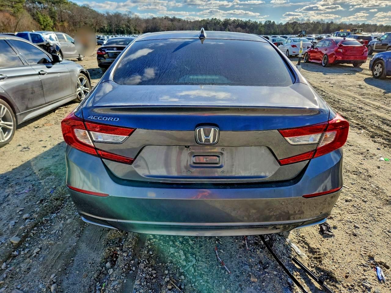2020 HONDA ACCORD LX photo 6