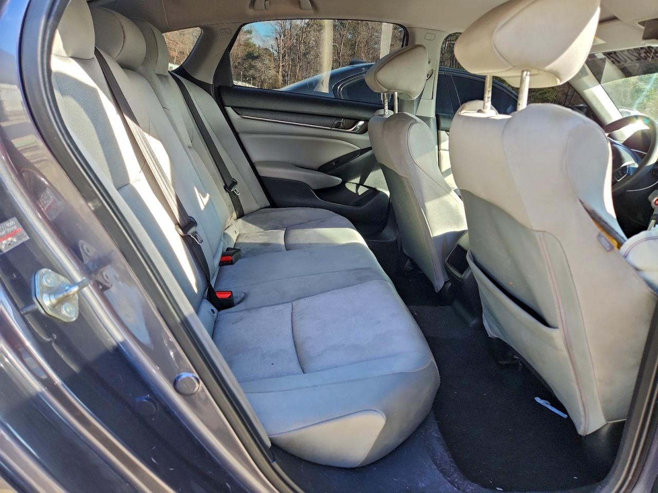 2020 HONDA ACCORD LX photo 10