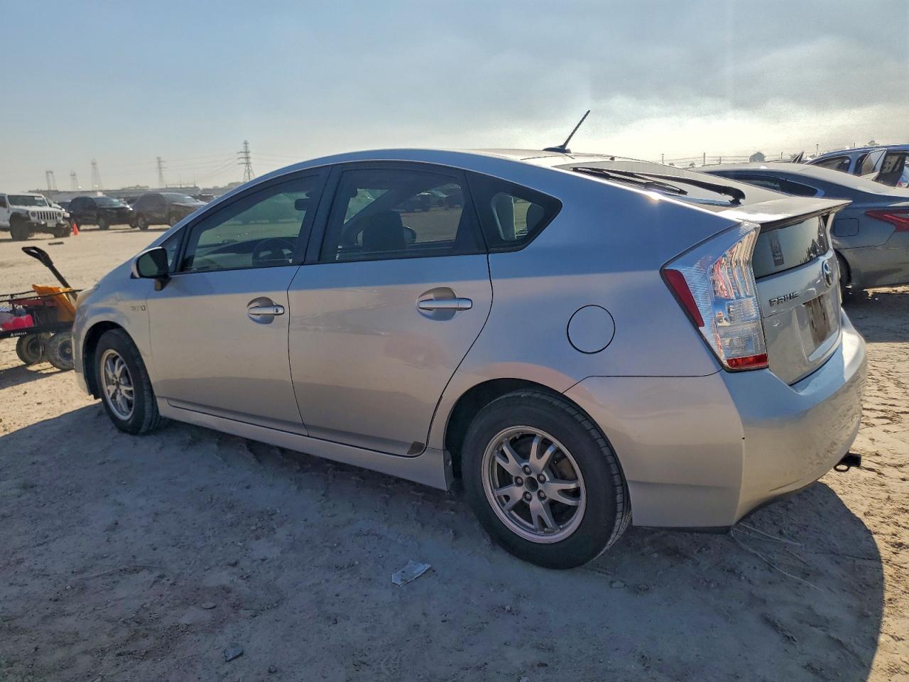 2010 TOYOTA PRIUS photo 3