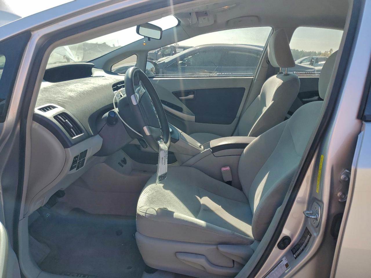 2010 TOYOTA PRIUS photo 14