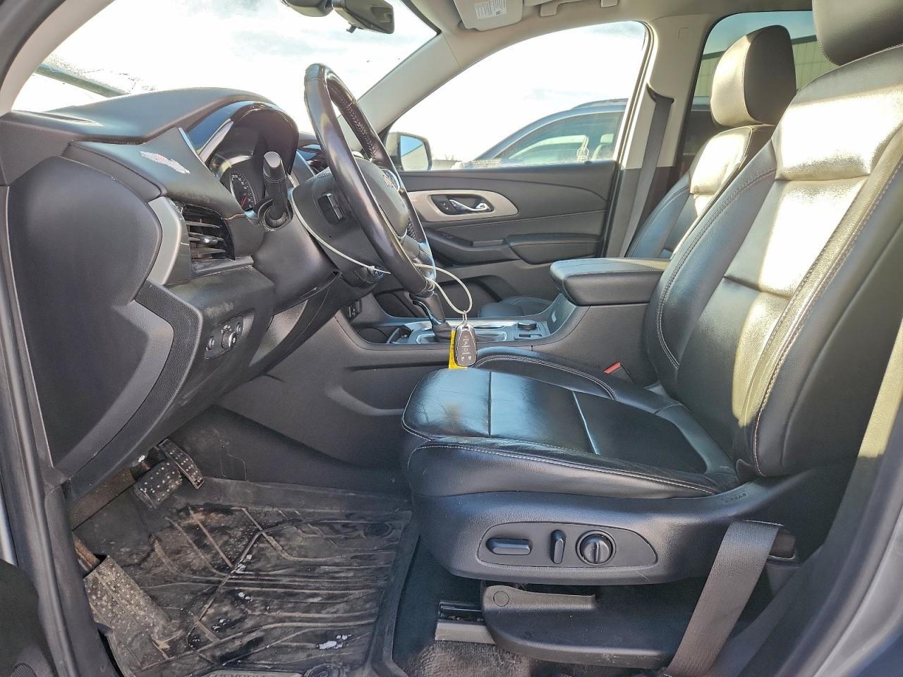 2020 CHEVROLET TRAVERSE LT photo 7