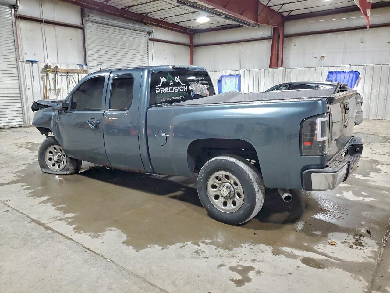 2013 CHEVROLET SILVERADO K1500 LT photo 2